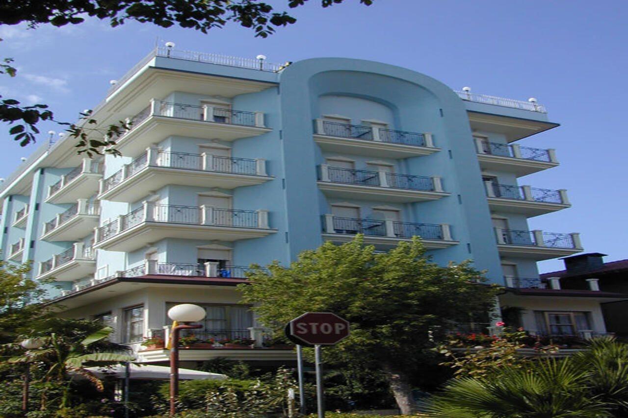Hotel Atlantic Riviera Mare Misano Adriatico Exteriör bild
