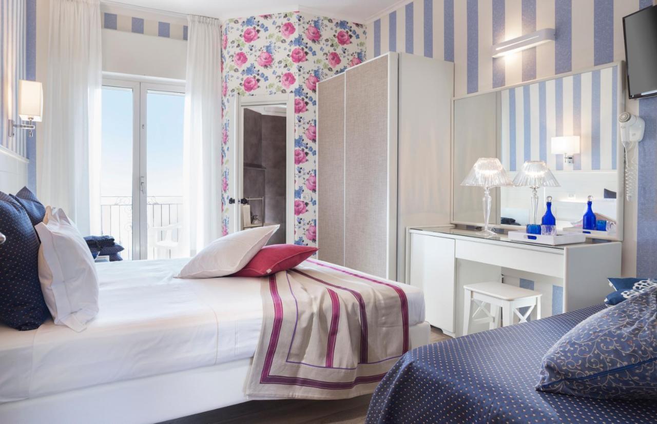 Hotel Atlantic Riviera Mare Misano Adriatico Exteriör bild