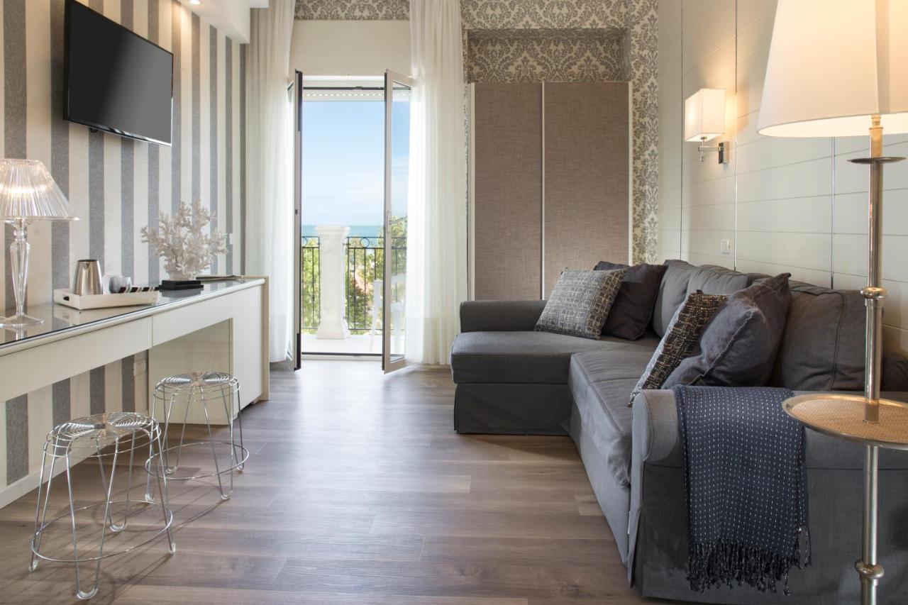 Hotel Atlantic Riviera Mare Misano Adriatico Exteriör bild
