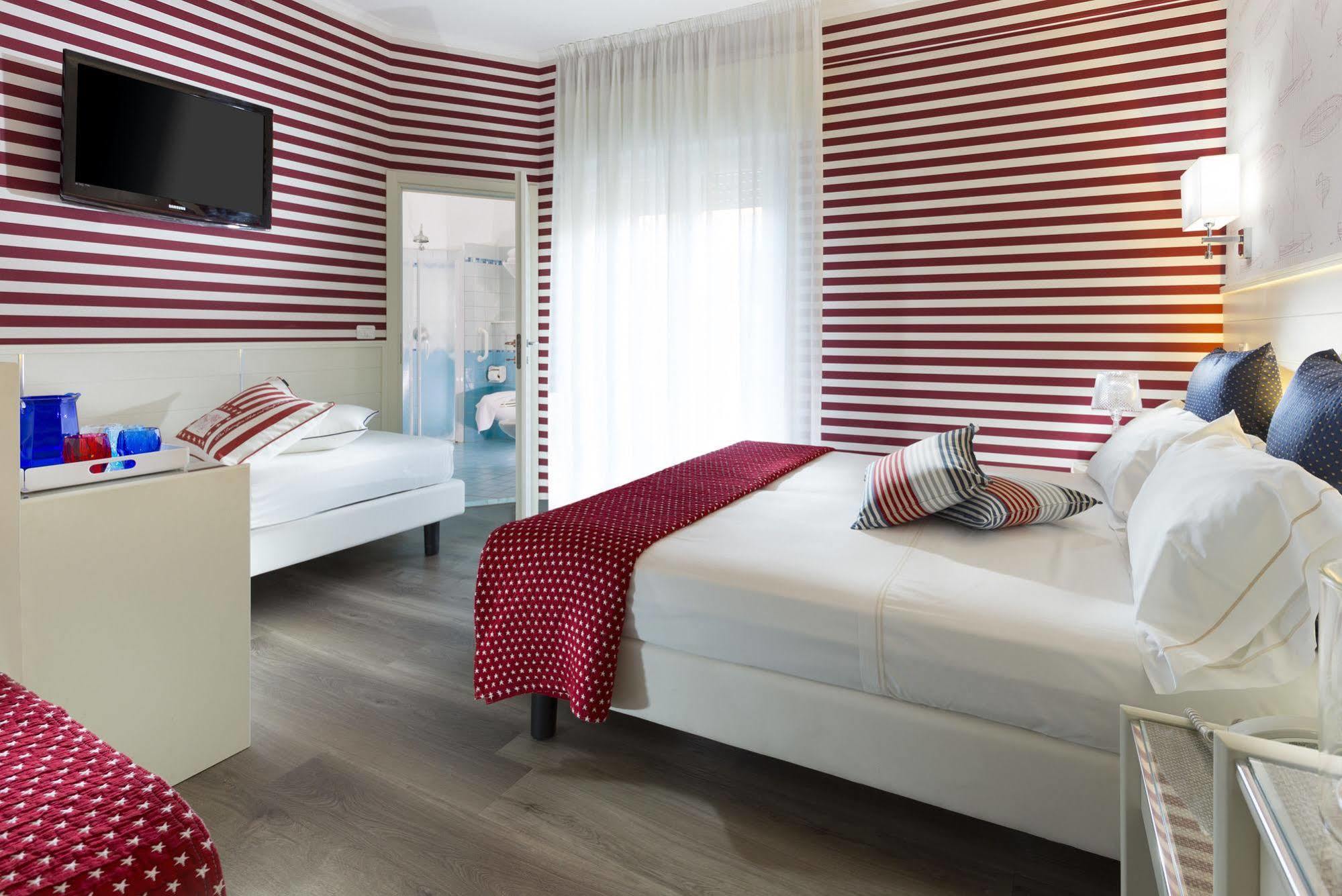Hotel Atlantic Riviera Mare Misano Adriatico Exteriör bild