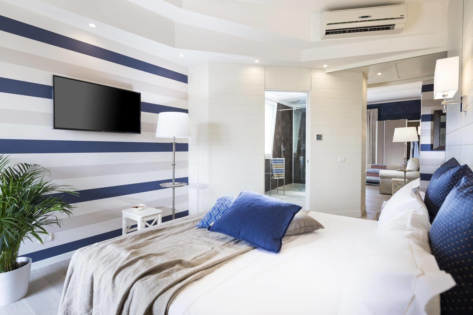 Hotel Atlantic Riviera Mare Misano Adriatico Exteriör bild